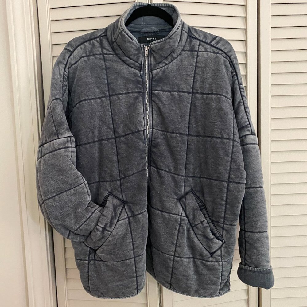 Forever 21 Quilted Oversized Washed Gray Jacket Women's Size Small - Picture 2 of 3